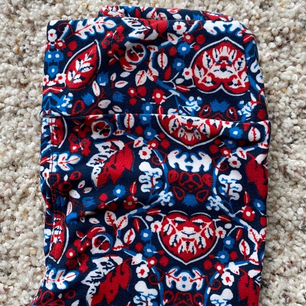 • Lularoe S/M Kids Leggings •